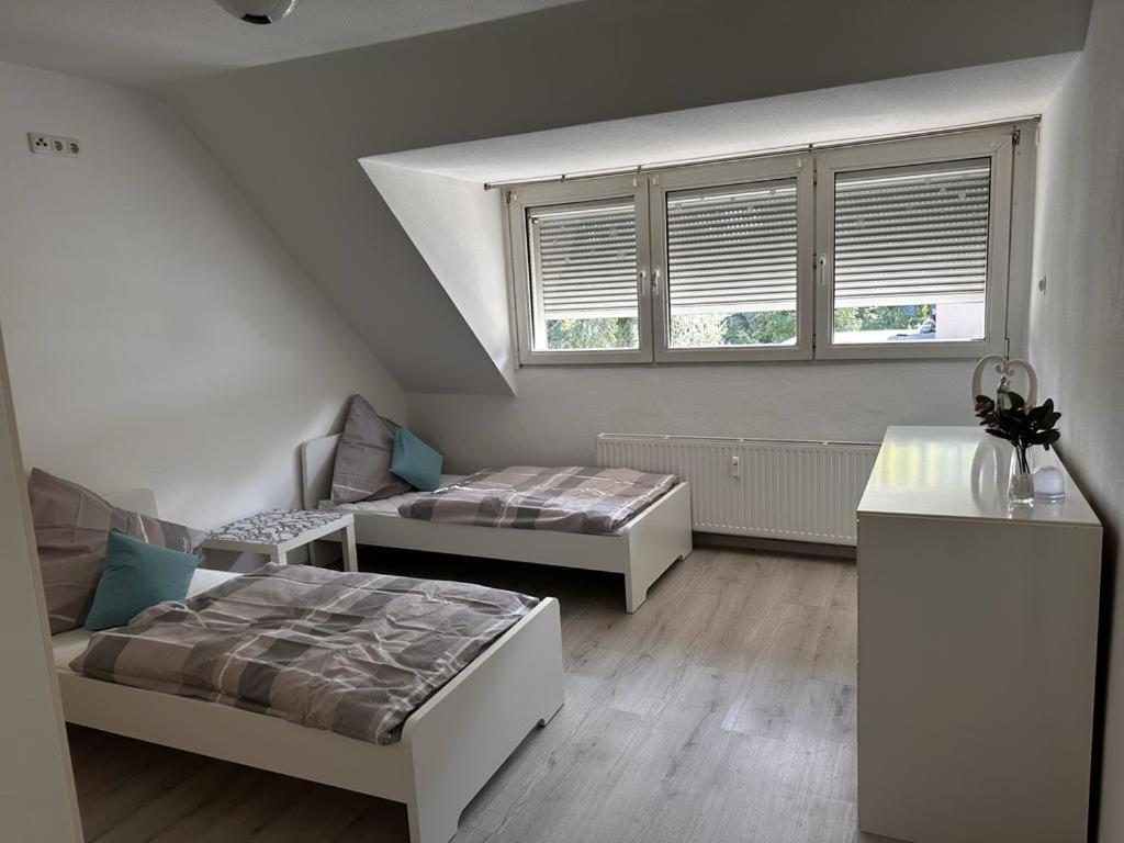 A&V Apartments Wunderschoene Rheinblick Wohnung Zum Entspannen Apt Ela Duisburg Exterior foto